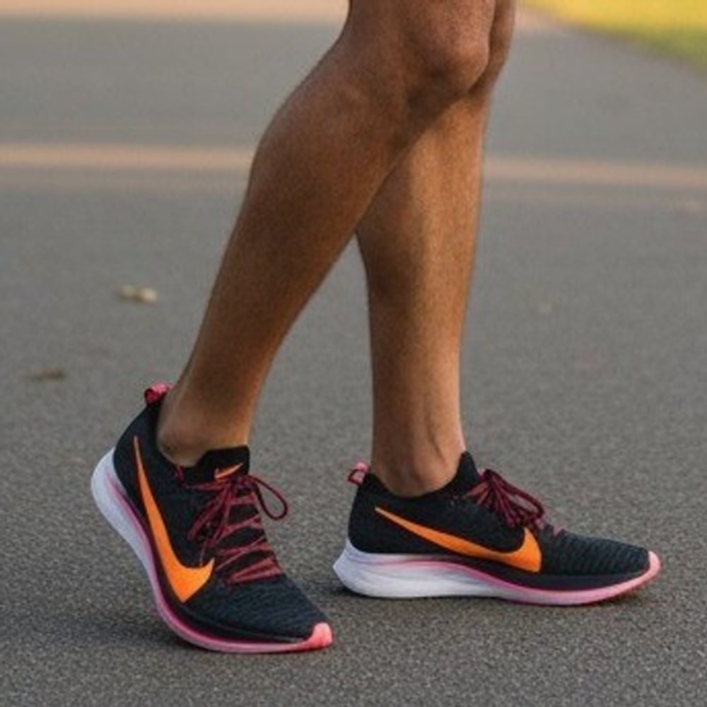 Nike Zoom Fly Flyknit Men Running Shoe 8.5 Performance Black Flash Crimson
